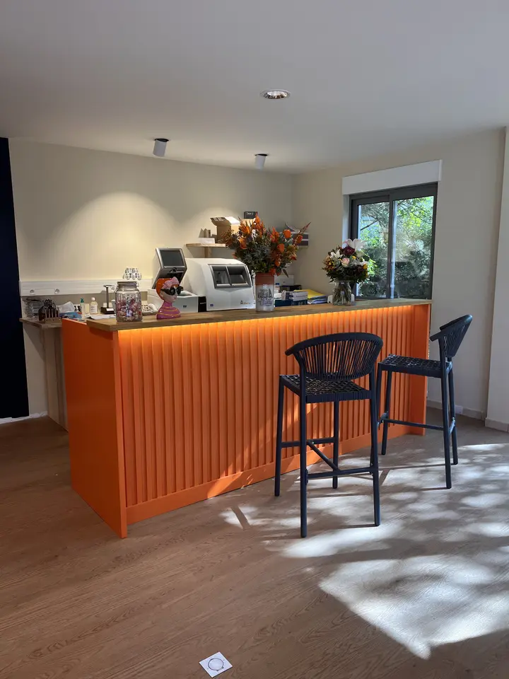bar